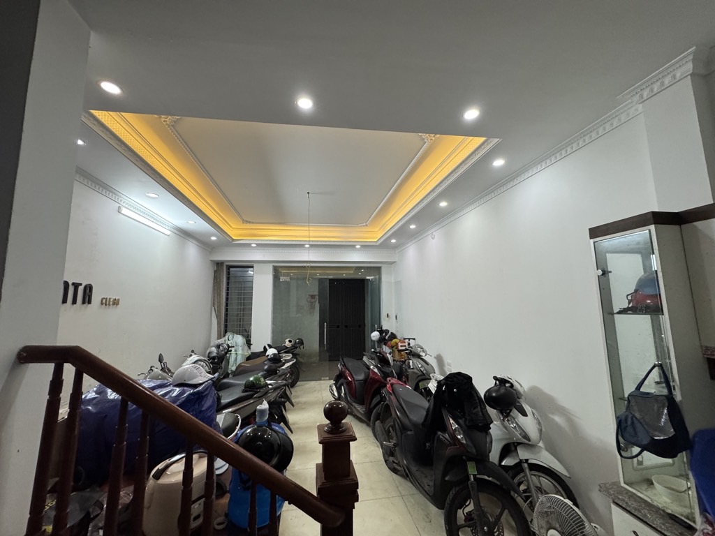 Bán nhà Ngõ Chùa Hưng Ký - diện tích 36m2 5 tầng - ô tô đỗ cửa - giá 8,5 tỷ