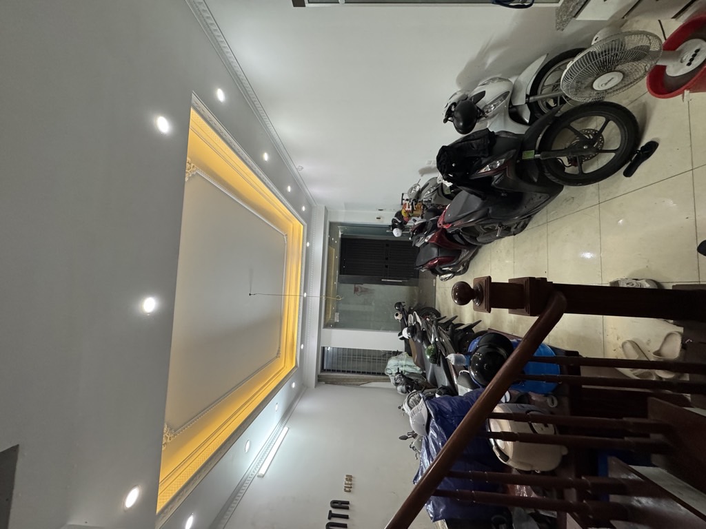 Bán nhà Ngõ Chùa Hưng Ký - diện tích 36m2 5 tầng - ô tô đỗ cửa - giá 8,5 tỷ