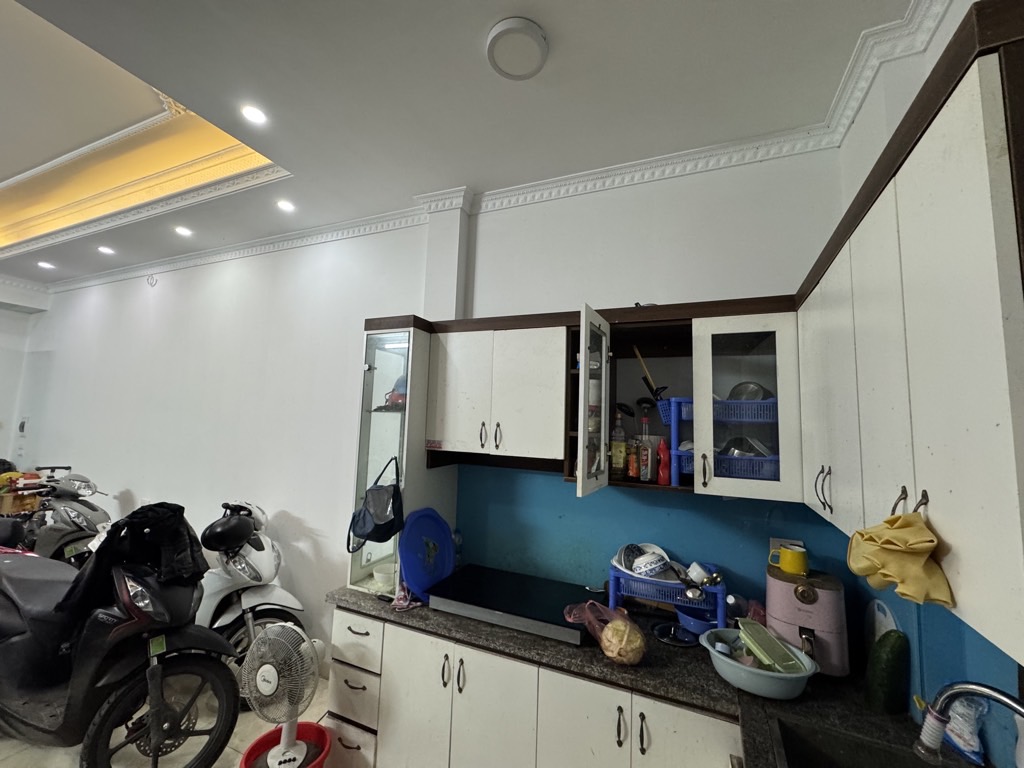 Bán nhà Ngõ Chùa Hưng Ký - diện tích 36m2 5 tầng - ô tô đỗ cửa - giá 8,5 tỷ