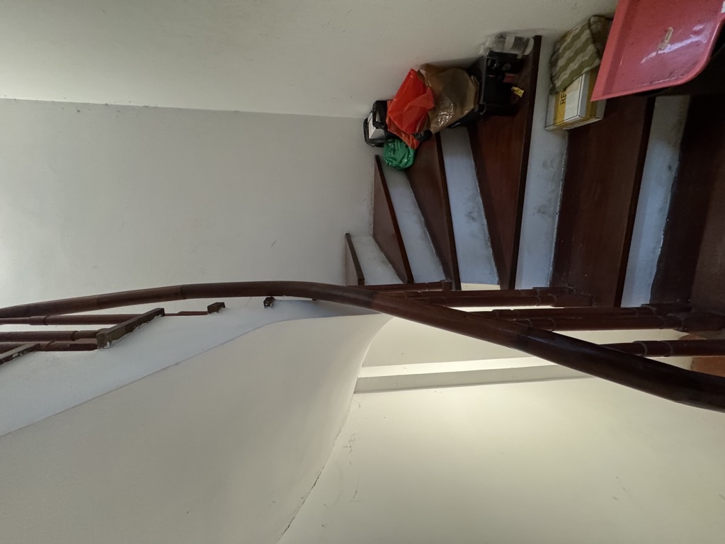 Bán nhà Ngõ Chùa Hưng Ký - diện tích 36m2 5 tầng - ô tô đỗ cửa - giá 8,5 tỷ
