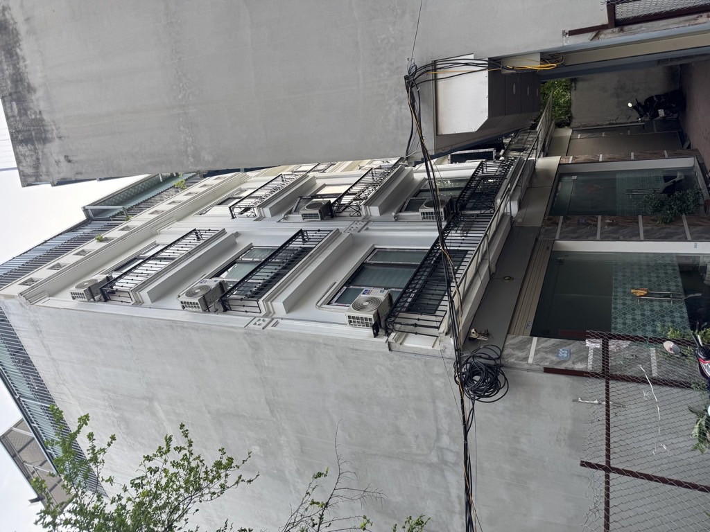 Bán nhà Ngõ Chùa Hưng Ký - diện tích 36m2 5 tầng - ô tô đỗ cửa - giá 8,5 tỷ