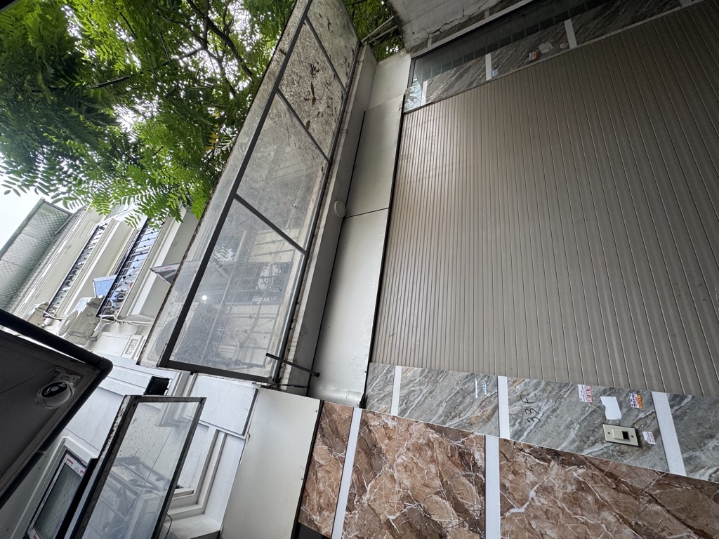 Bán nhà Ngõ Chùa Hưng Ký - diện tích 36m2 5 tầng - ô tô đỗ cửa - giá 8,5 tỷ