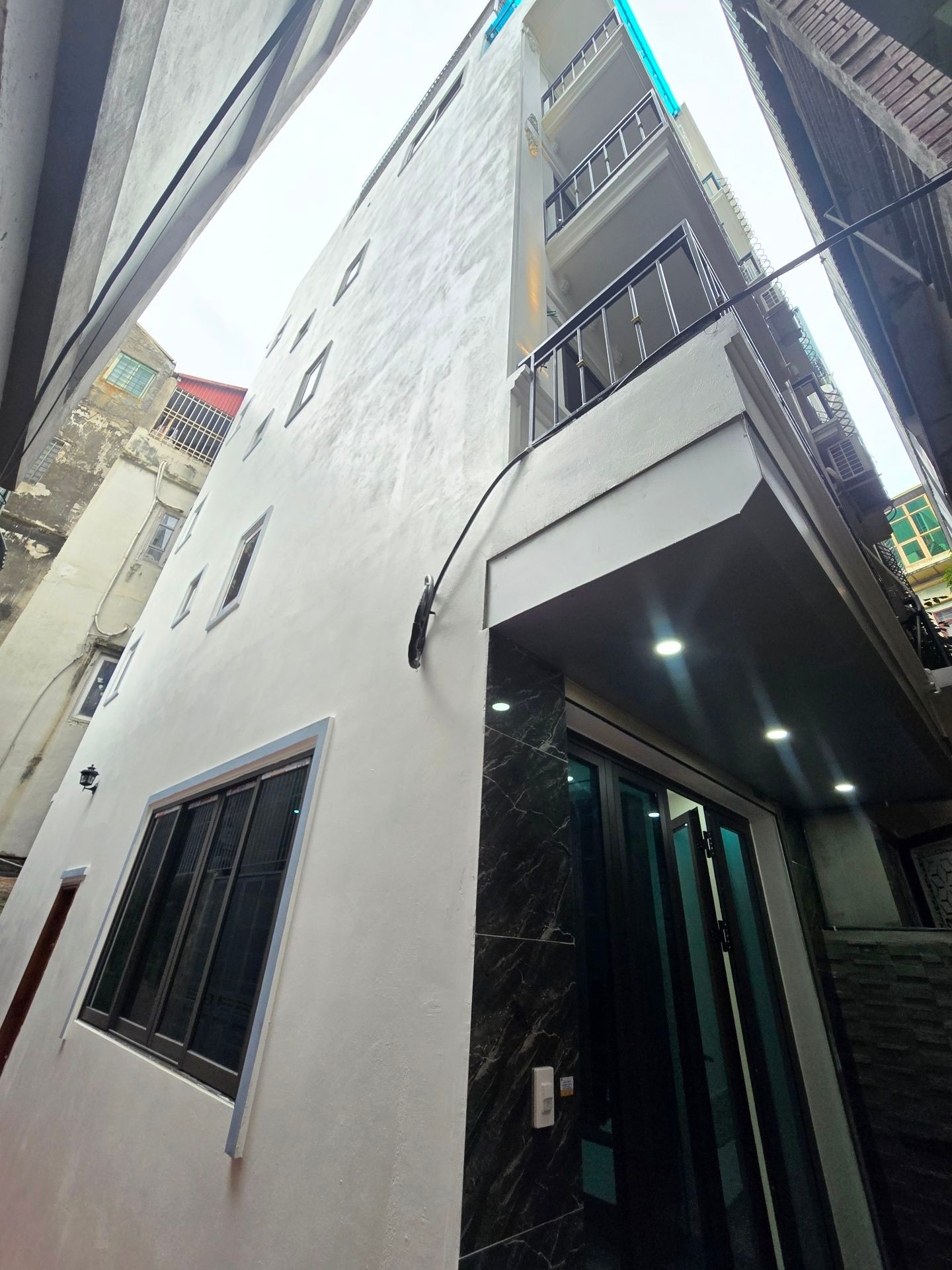 Bán nhà Hoàng Mai - diện tích 38m2 6 tầng - Lô góc, thang máy - giá 14,5 tỷ