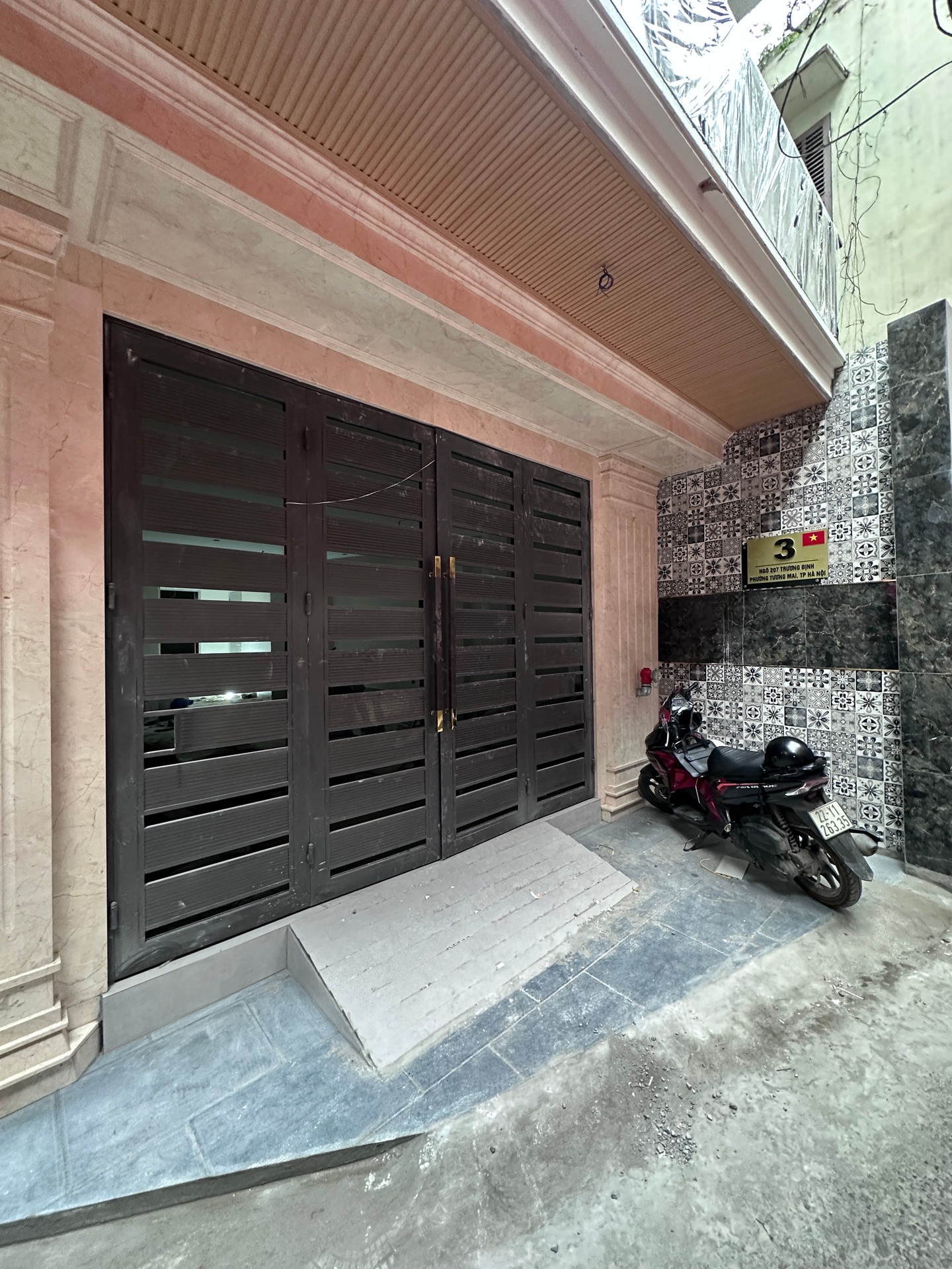 Bán nhà Trương Định - diện tích 85m2 6 tầng - Lô góc 2 mặt thoáng - giá 26,8 tỷ