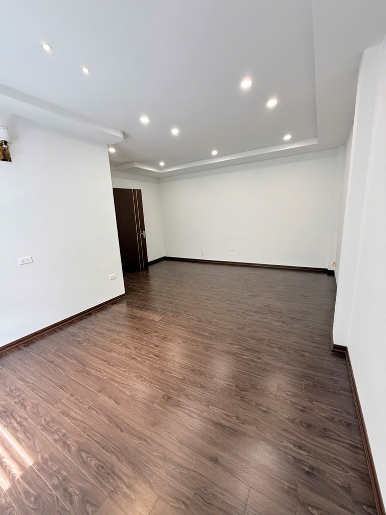 Bán nhà Giải Phóng - diện tích 73m2 4 tầng - Lô góc - giá 19,9 tỷ