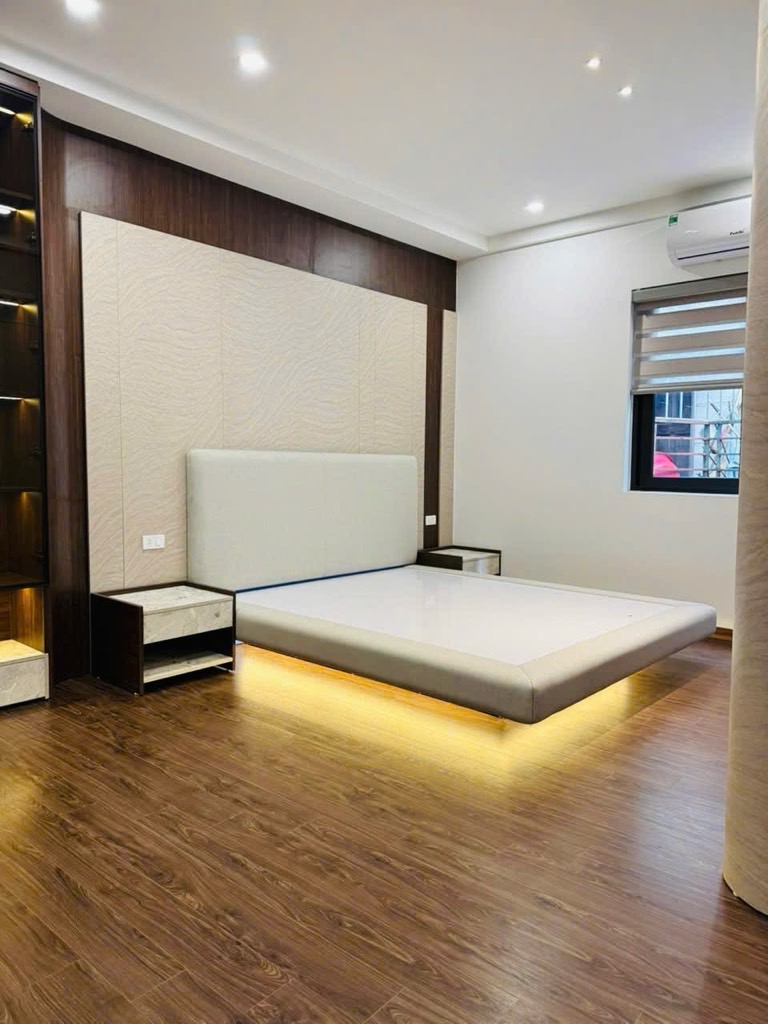 Bán nhà Giải Phóng - diện tích 73m2 4 tầng - Lô góc - giá 19,9 tỷ