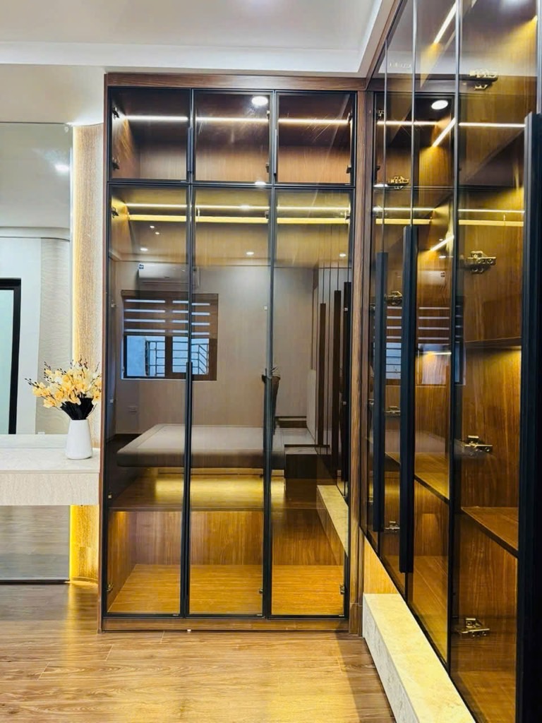 Bán nhà Giải Phóng - diện tích 73m2 4 tầng - Lô góc - giá 19,9 tỷ