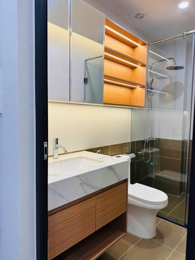 Bán nhà Giải Phóng - diện tích 73m2 4 tầng - Lô góc - giá 19,9 tỷ