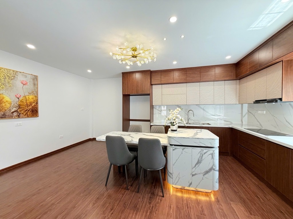 Bán nhà Giải Phóng - diện tích 73m2 4 tầng - Lô góc - giá 19,9 tỷ