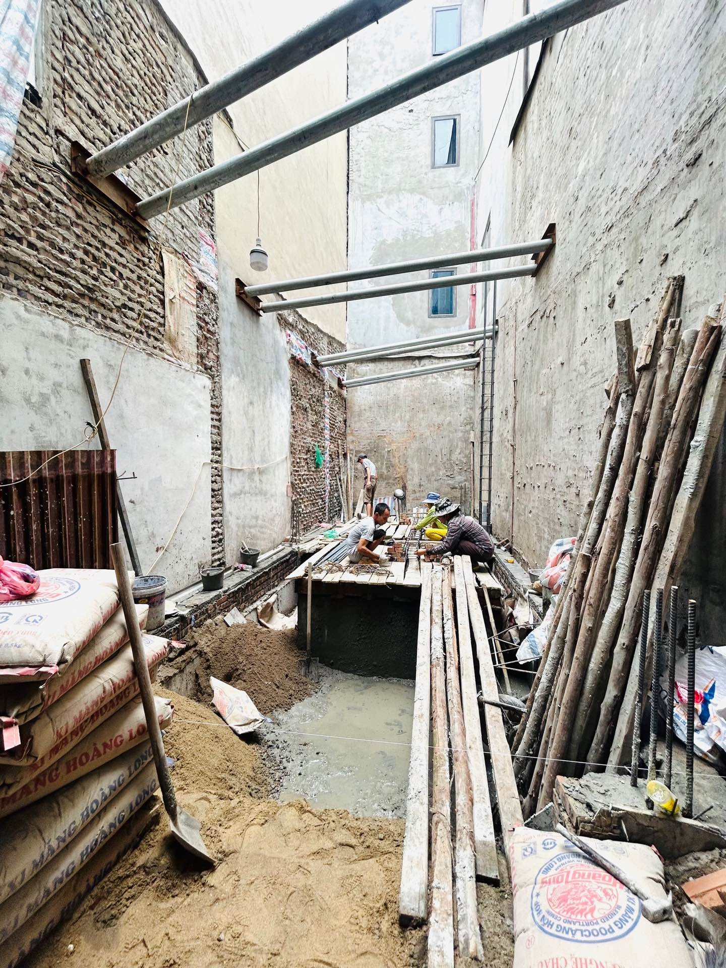 Bán nhà Minh Khai - diện tích 28m2 5 tầng - Nhà đẹp hiếm có - giá 9,6 tỷ