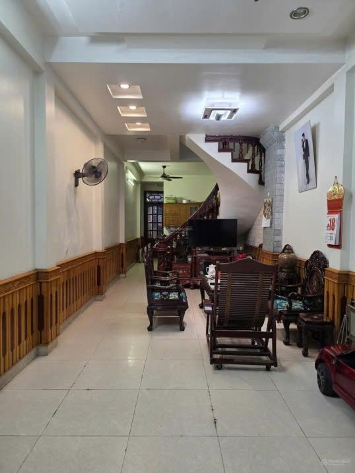 Bán nhà Giải Phóng - diện tích 61m2 6 tầng - ngõ ô tô kinh doanh nhỏ - giá 18,2 tỷ