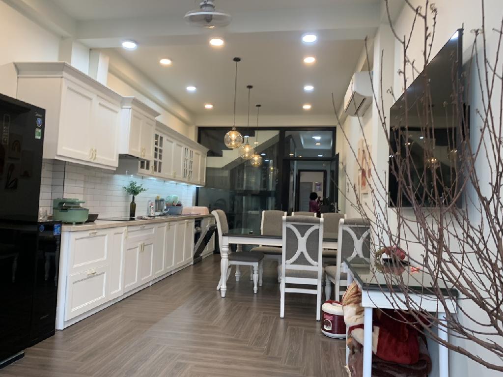 Bán nhà Đại La - diện tích 72m2 6 tầng - Mặt phố, thang máy, vỉa hè rộng - giá 55 tỷ