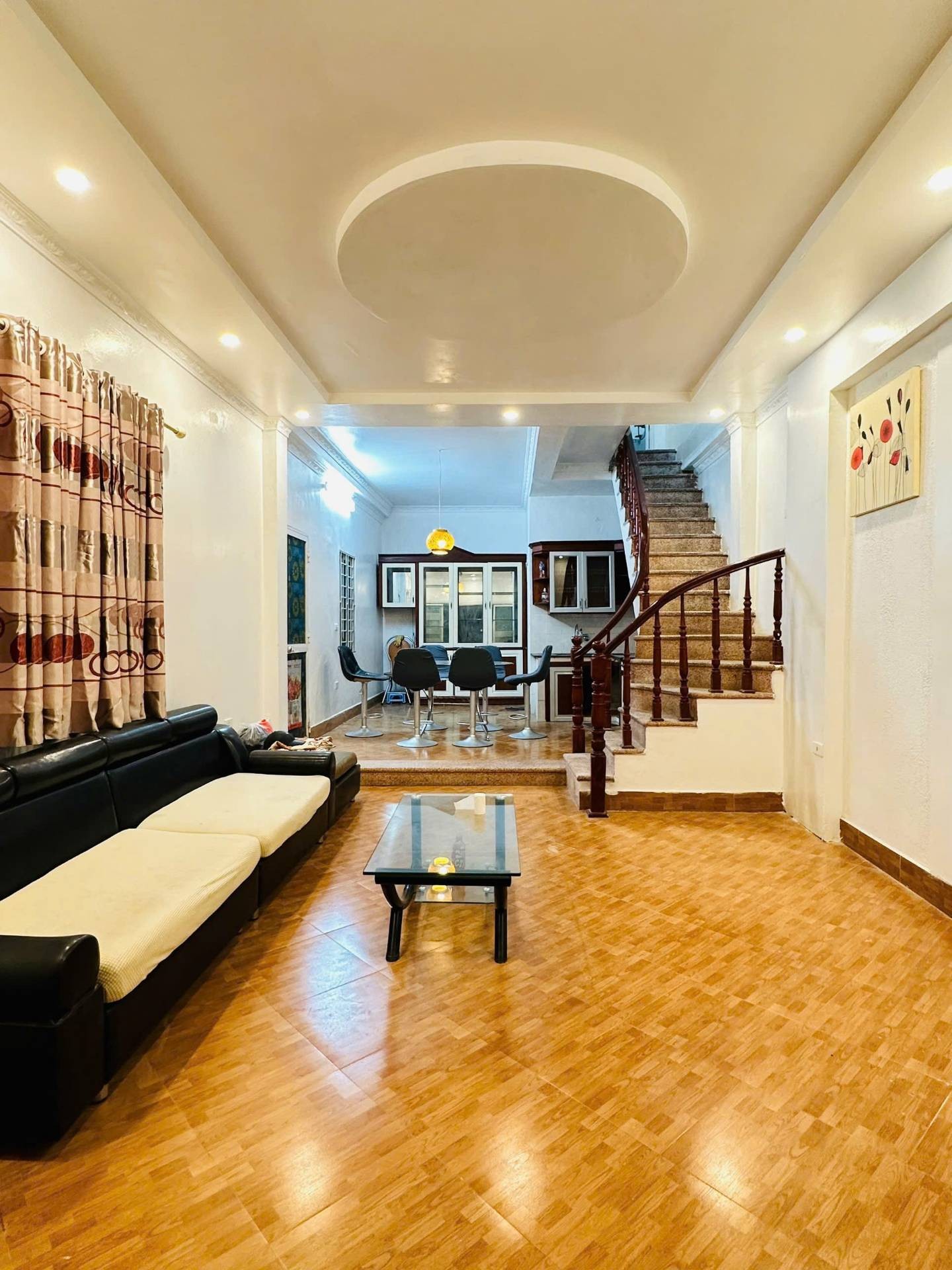 Bán nhà Định Công Hạ - diện tích 49m2 2 tầng - Ô tô 4 chỗ qua - giá 3,8 tỷ