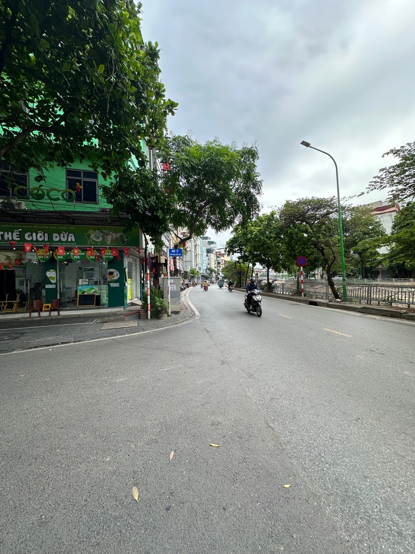 Bán nhà Trịnh Đình Cửu - diện tích 69m2 10 tầng - Căn hộ chung cư mặt đường - giá 5,3 tỷ