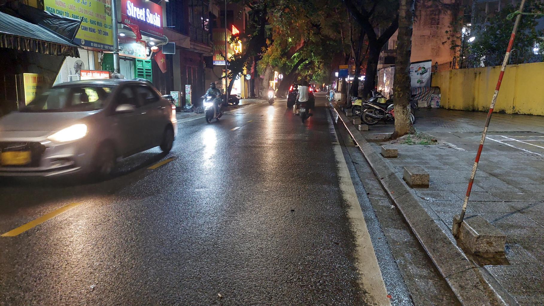 Bán nhà Đội Cấn - diện tích 964m2 1 tầng - Lô góc 3 mặt thoáng - giá 400 tỷ