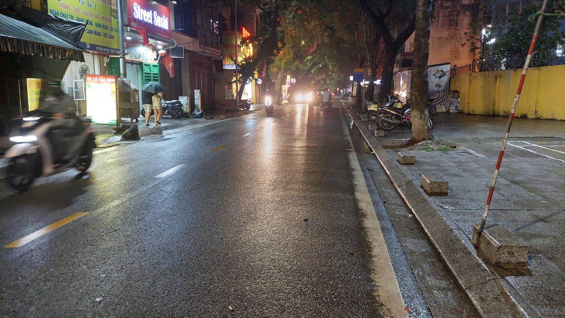 Bán nhà Đội Cấn - diện tích 964m2 1 tầng - Lô góc 3 mặt thoáng - giá 400 tỷ