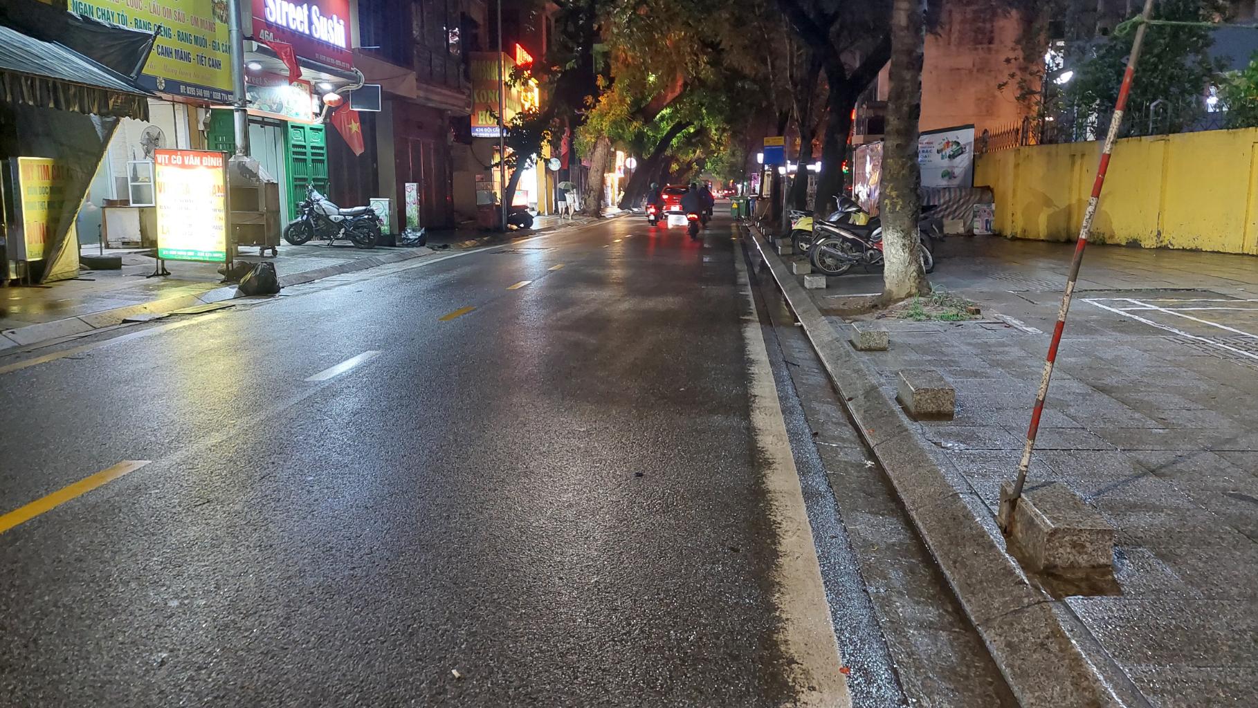 Bán nhà Đội Cấn - diện tích 964m2 1 tầng - Lô góc 3 mặt thoáng - giá 400 tỷ