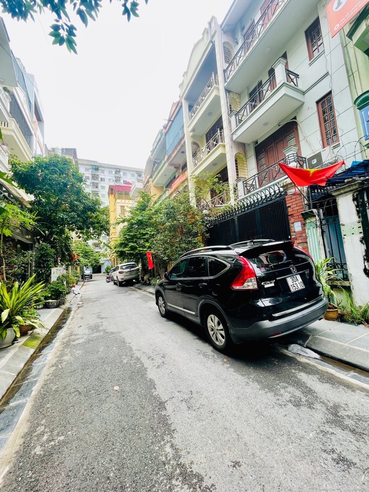 Bán nhà Định Công - diện tích 81m2 5 tầng - Ô TÔ TRÁNH - giá 37,5 tỷ