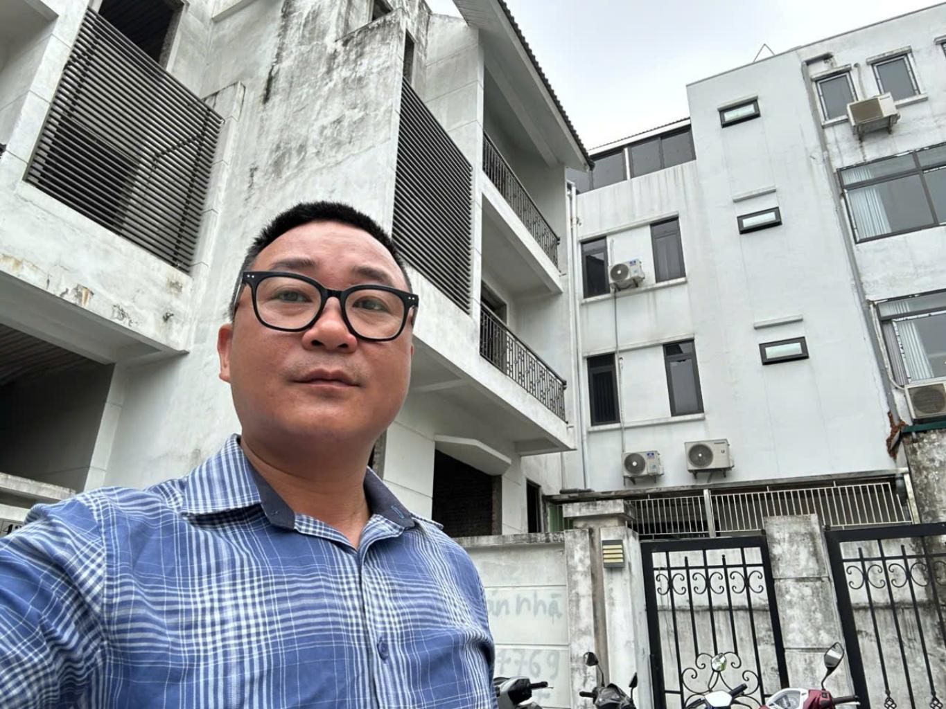 Bán nhà Mạc Thái Tông - diện tích 160.7m2 4 tầng - Khu VIP thuộc phường Trung Hòa - giá 61,5 tỷ