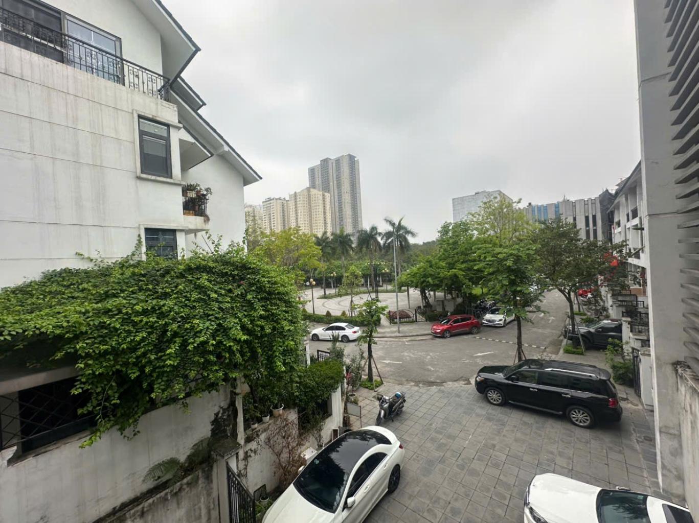 Bán nhà Mạc Thái Tông - diện tích 160.7m2 4 tầng - Khu VIP thuộc phường Trung Hòa - giá 61,5 tỷ