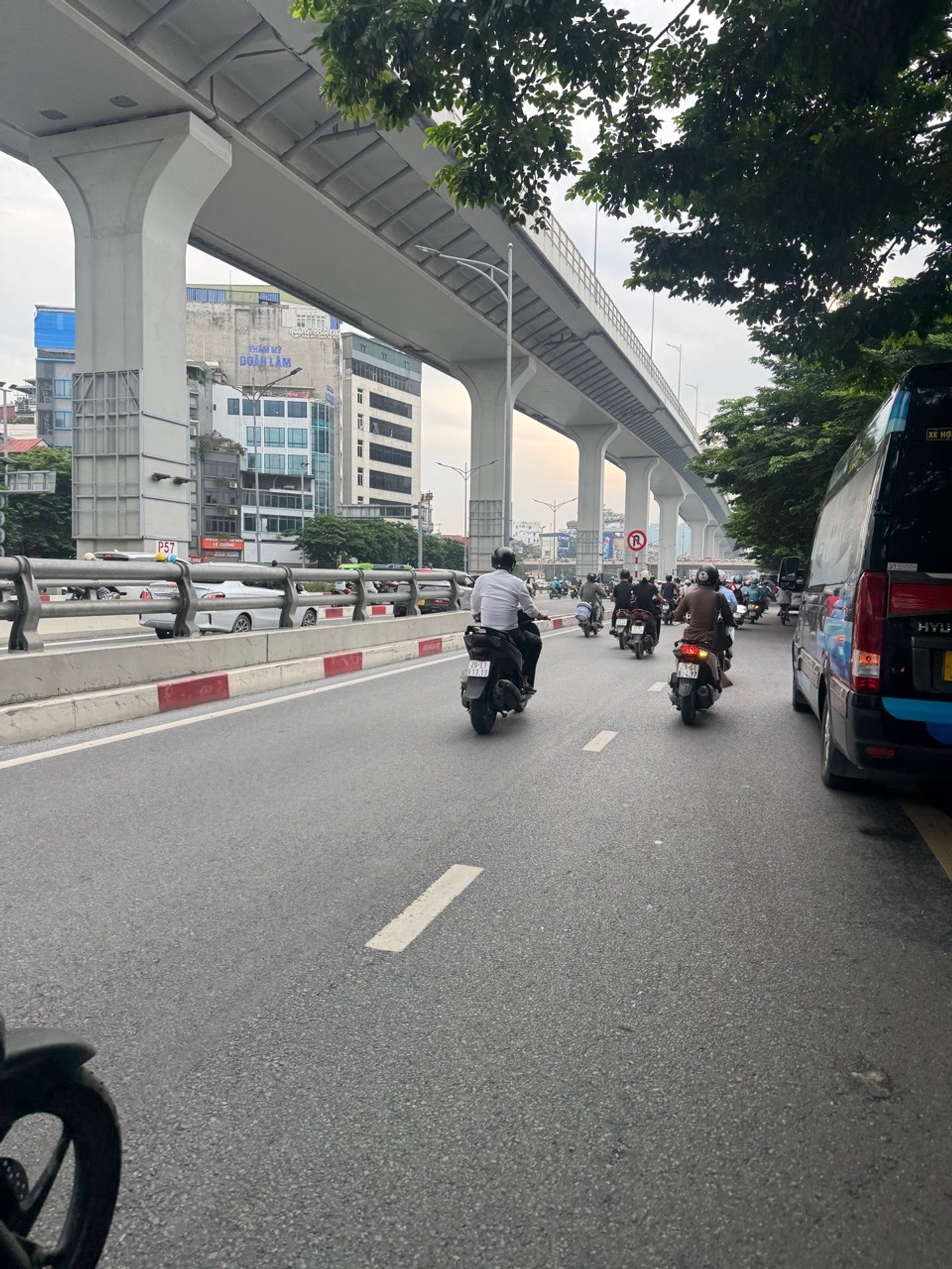 Bán nhà Đại La - diện tích 30m2 4 tầng - Lô góc 3 thoáng - giá 10,2 tỷ