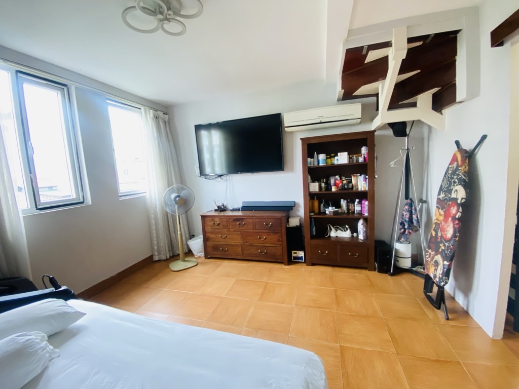 Bán nhà Phố Huế - diện tích 100m2 3 tầng - Nhà tập thể pháp cổ - giá 8,5 tỷ