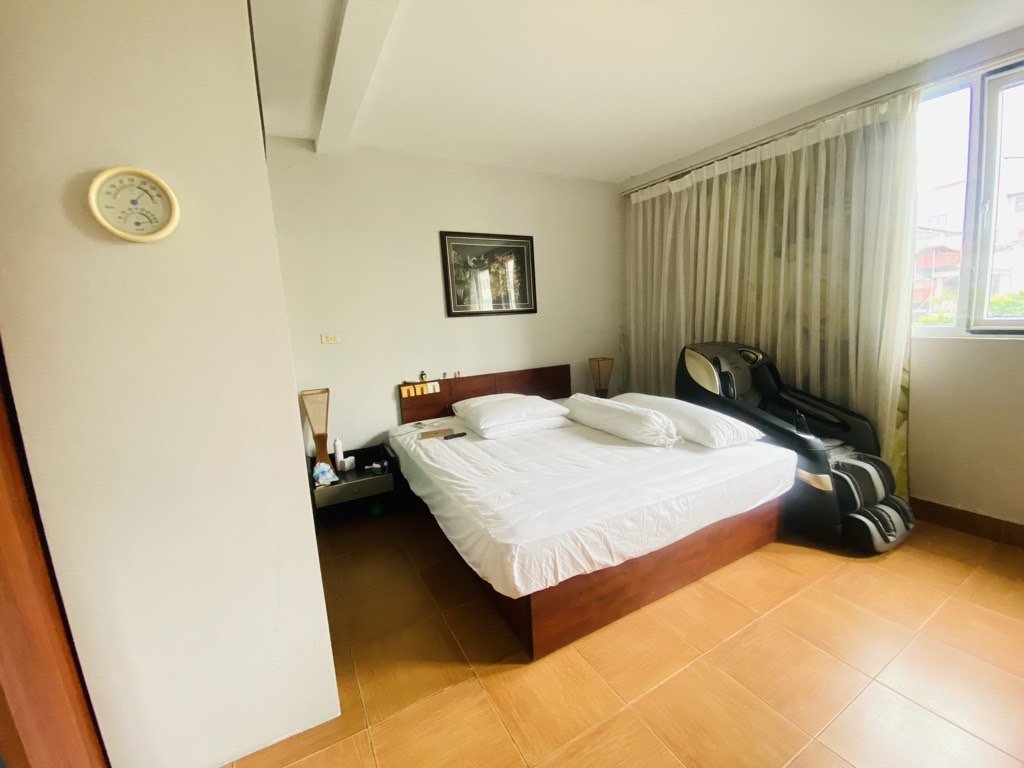 Bán nhà Phố Huế - diện tích 100m2 3 tầng - Nhà tập thể pháp cổ - giá 8,5 tỷ