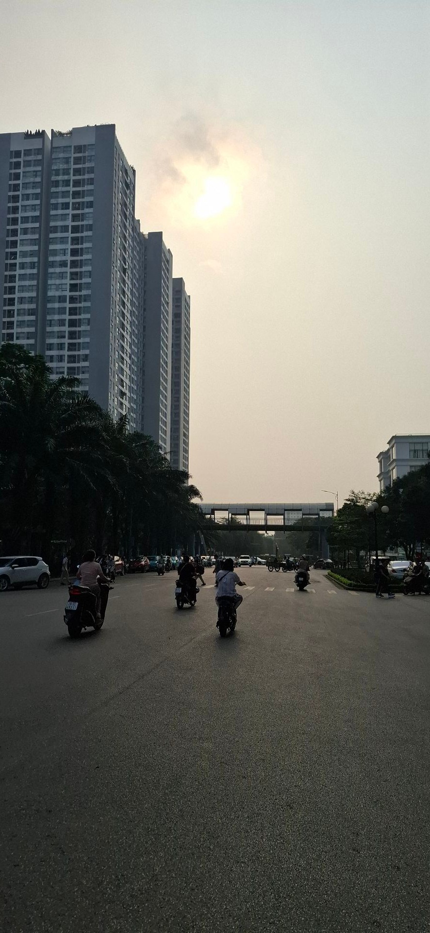 Bán nhà Ngõ 4 ô tô trở lên - diện tích 91m2 2 tầng - Shophouse kinh doanh đẳng cấp - giá 29 tỷ