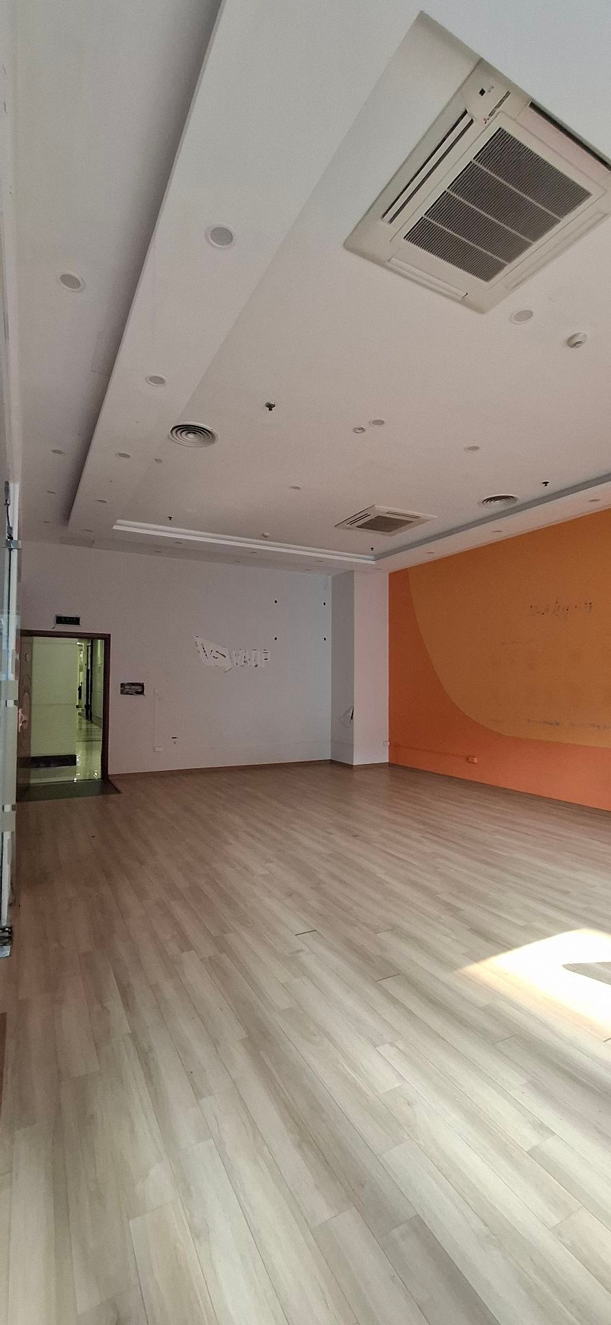 Bán nhà Ngõ 4 ô tô trở lên - diện tích 91m2 2 tầng - Shophouse kinh doanh đẳng cấp - giá 29 tỷ