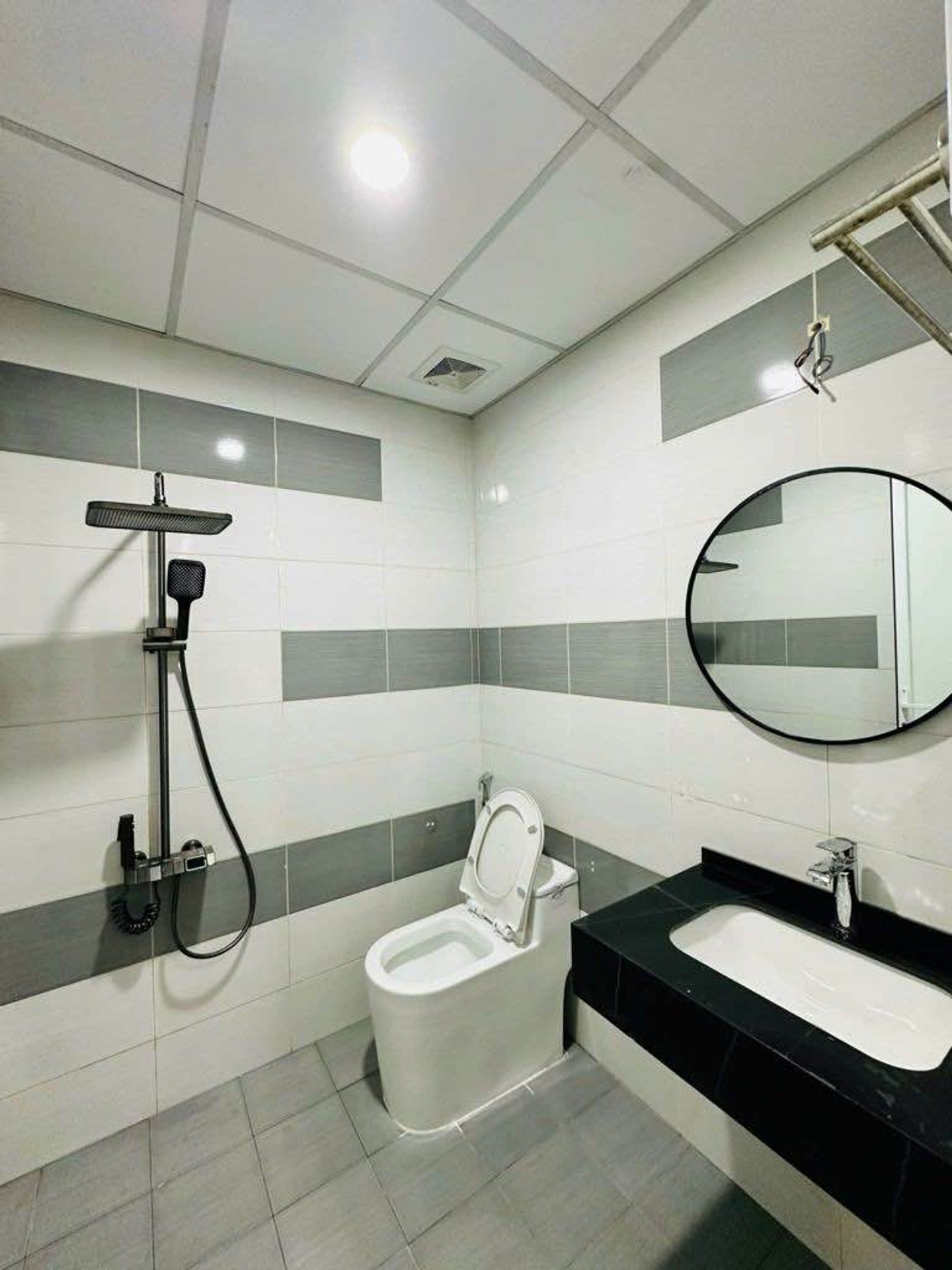 Bán nhà Linh Đàm - diện tích 62m2 3 tầng - Căn Hộ Víp - giá 5,4 tỷ