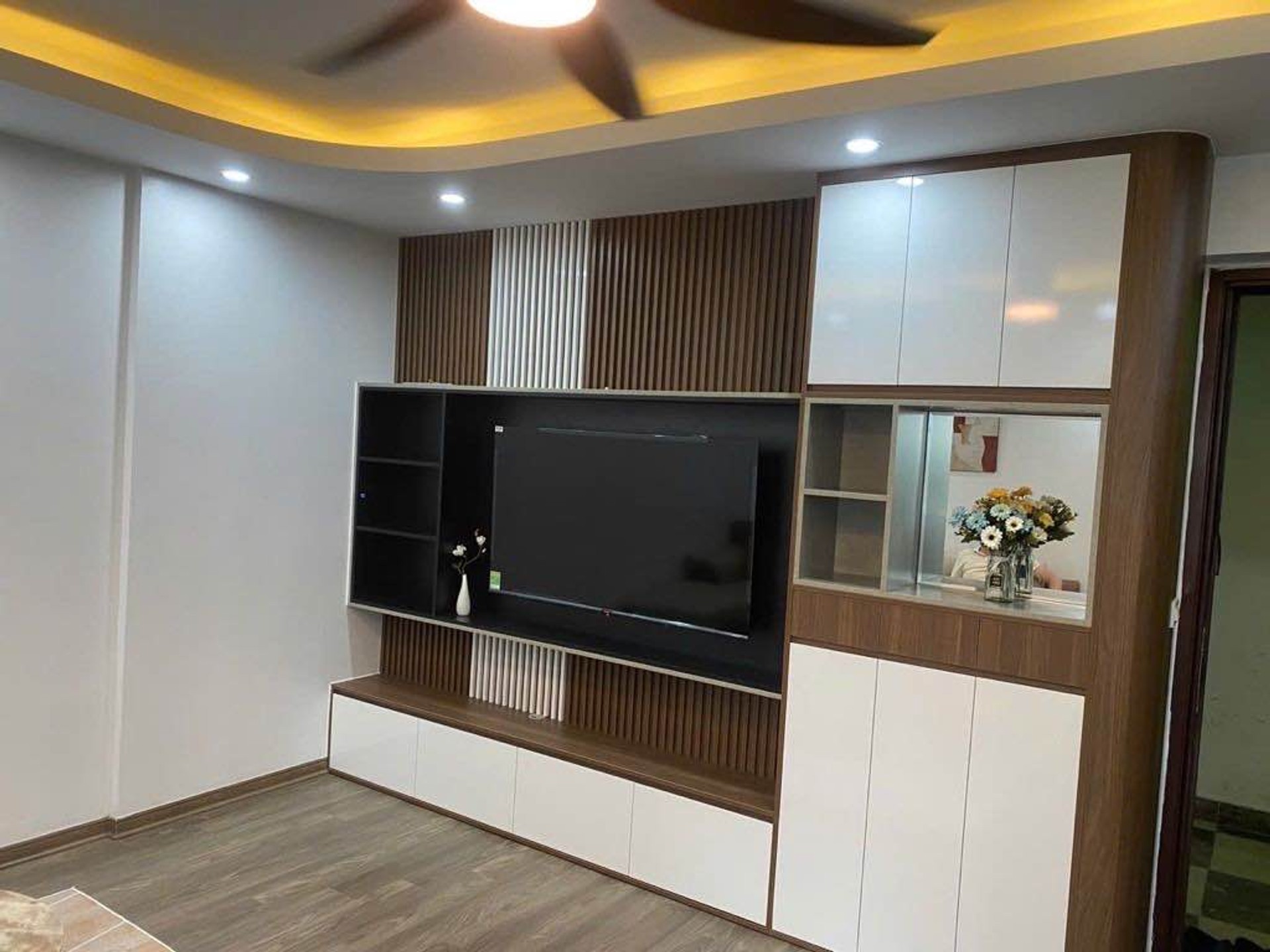 Bán nhà Linh Đàm - diện tích 62m2 3 tầng - Căn Hộ Víp - giá 5,4 tỷ