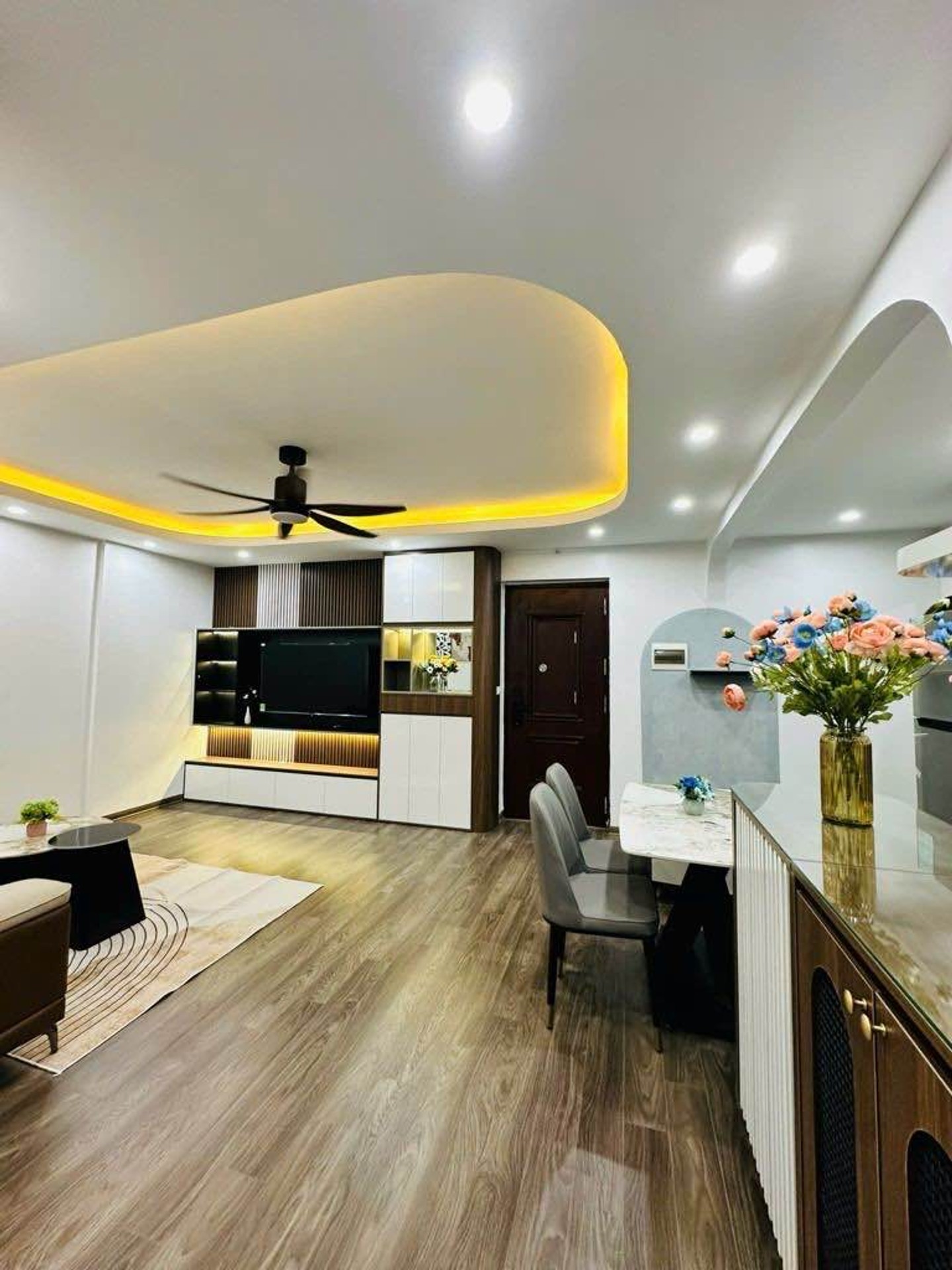 Bán nhà Linh Đàm - diện tích 62m2 3 tầng - Căn Hộ Víp - giá 5,4 tỷ