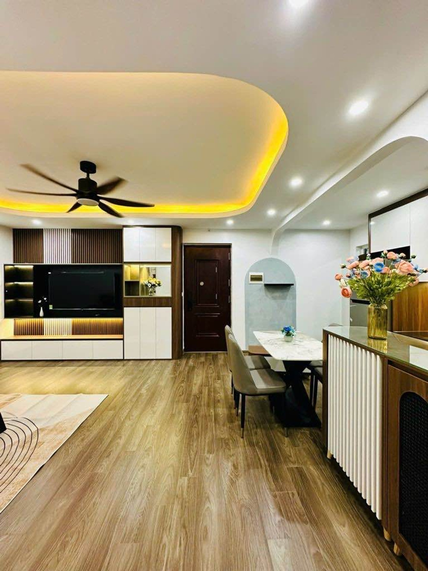 Bán nhà Linh Đàm - diện tích 62m2 3 tầng - Căn Hộ Víp - giá 5,4 tỷ