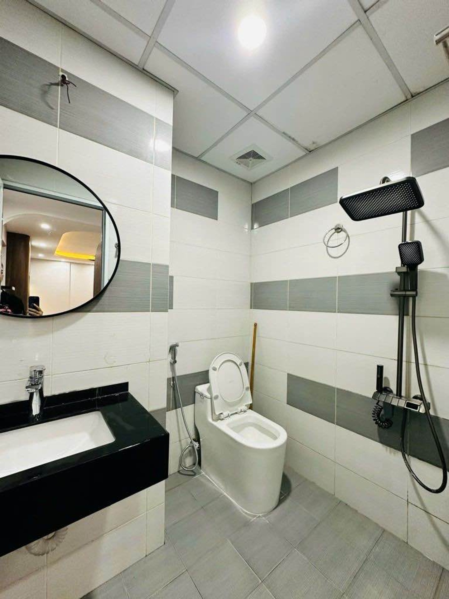 Bán nhà Linh Đàm - diện tích 62m2 3 tầng - Căn Hộ Víp - giá 5,4 tỷ