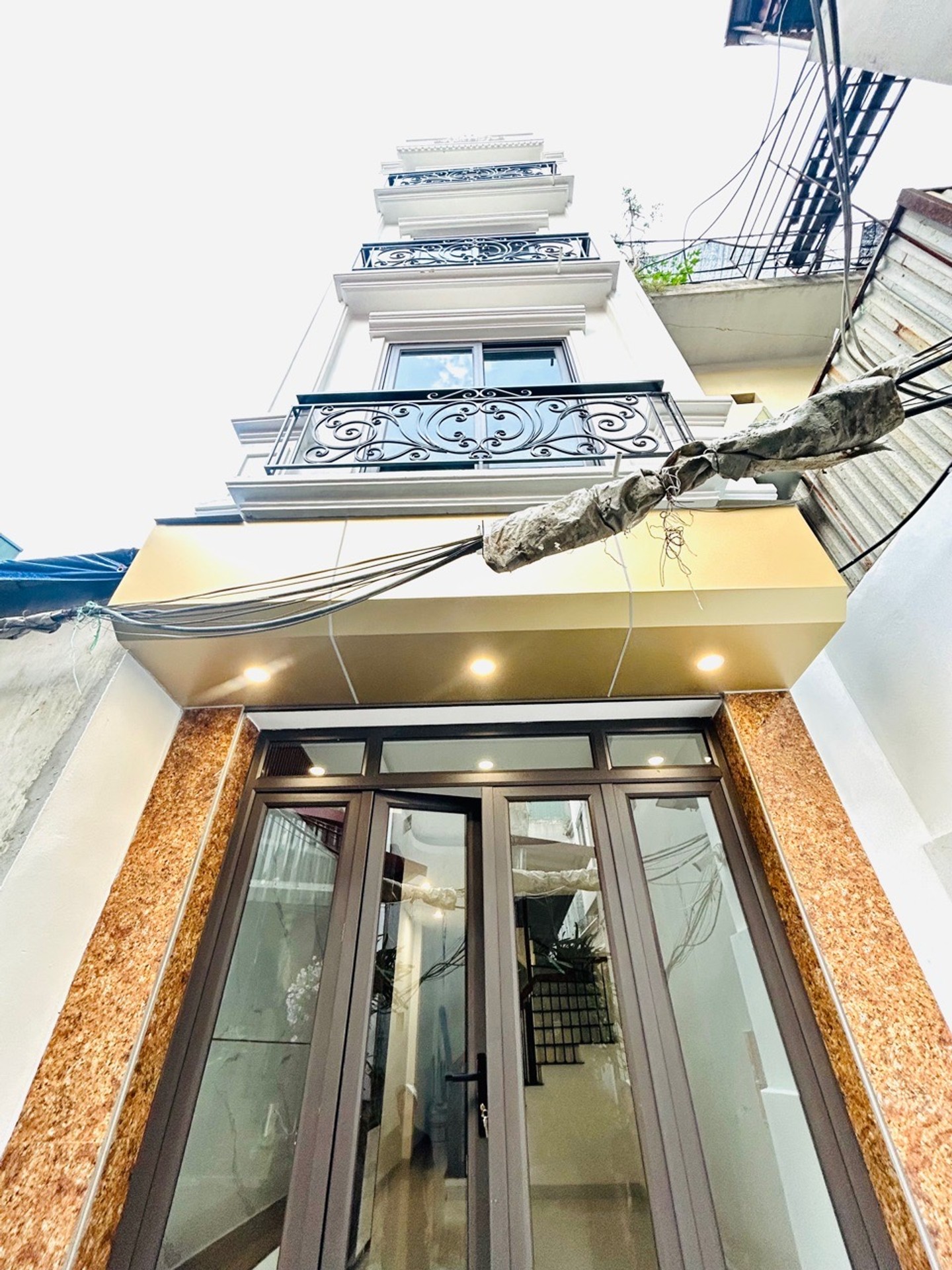 Bán nhà Phố Đại Đồng - diện tích 36m2 5 tầng - Nhà đẹp hiếm có - giá 7,9 tỷ
