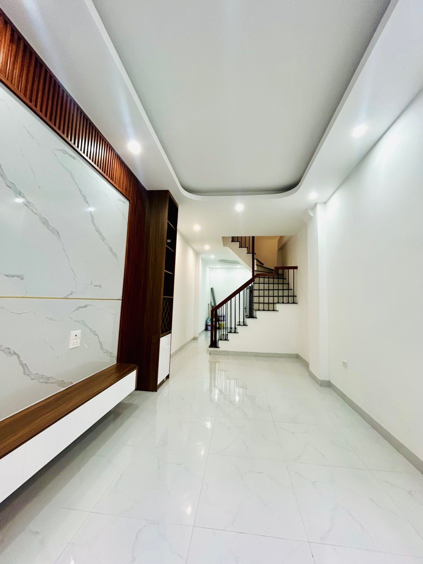 Bán nhà Phố Đại Đồng - diện tích 36m2 5 tầng - Nhà đẹp hiếm có - giá 7,9 tỷ