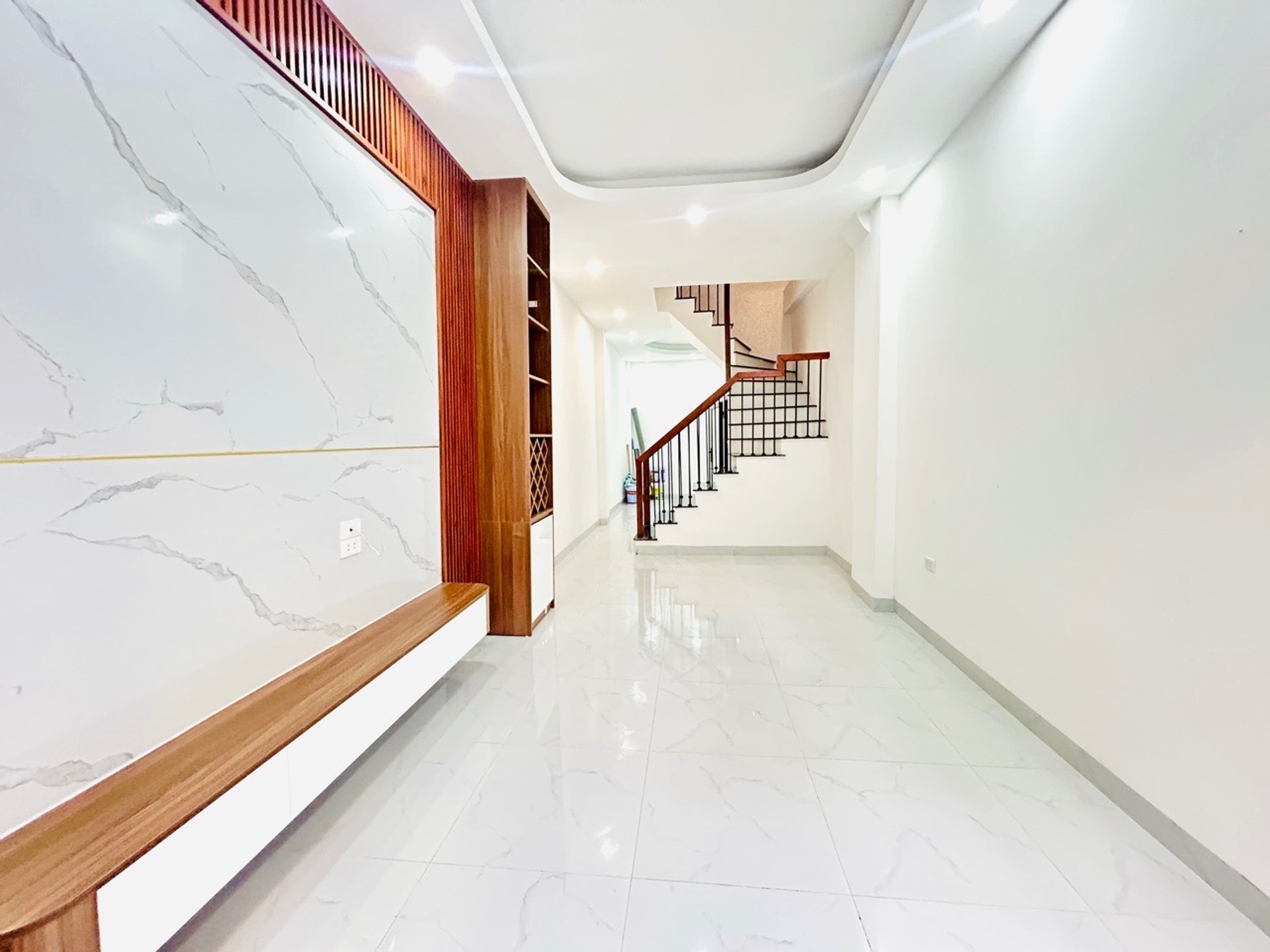 Bán nhà Phố Đại Đồng - diện tích 36m2 5 tầng - Nhà đẹp hiếm có - giá 7,9 tỷ