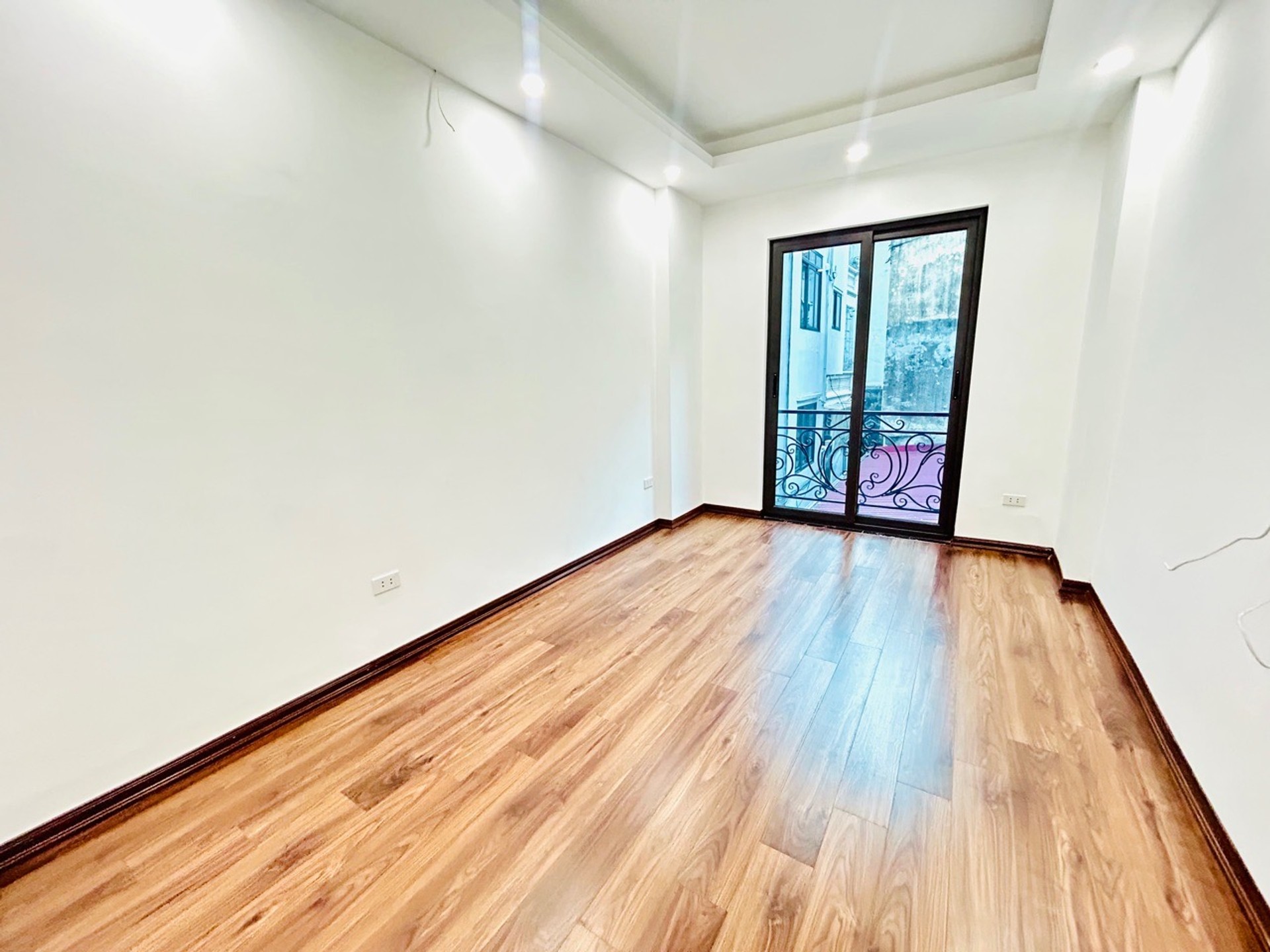 Bán nhà Phố Đại Đồng - diện tích 36m2 5 tầng - Nhà đẹp hiếm có - giá 7,9 tỷ