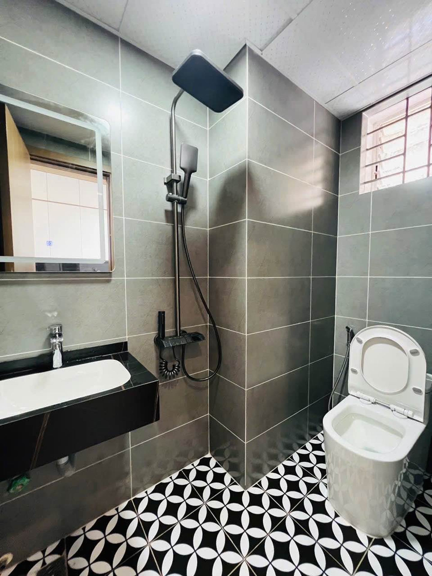 Bán nhà Linh Đàm - diện tích 68m2 1 tầng - Ô tô đỗ sảnh - giá 5,25 tỷ