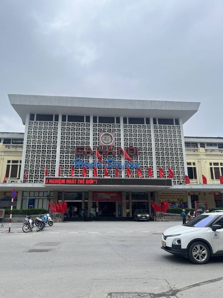 Bán nhà Ngõ Hàng Cỏ - diện tích 121,2m2 2 tầng - Biệt thự cổ lô góc - giá 35 tỷ