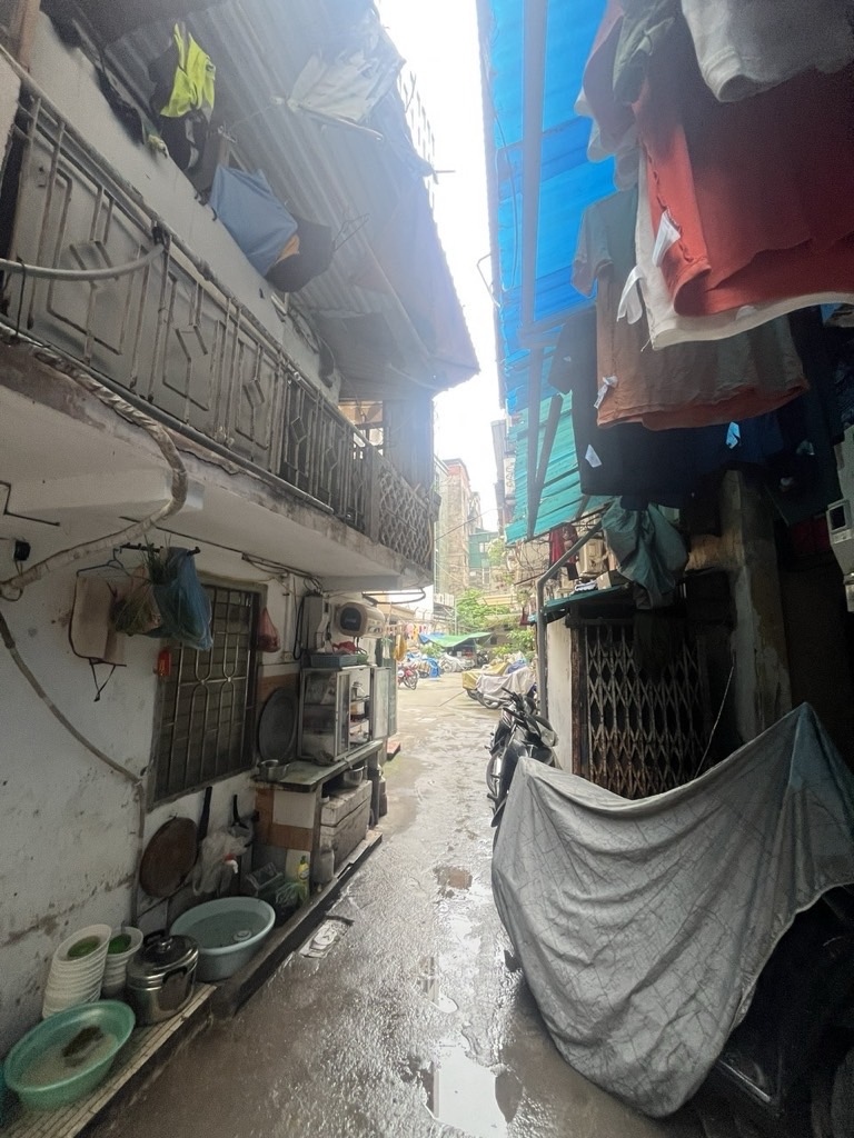 Bán nhà Ngõ Hàng Cỏ - diện tích 121,2m2 2 tầng - Biệt thự cổ lô góc - giá 35 tỷ