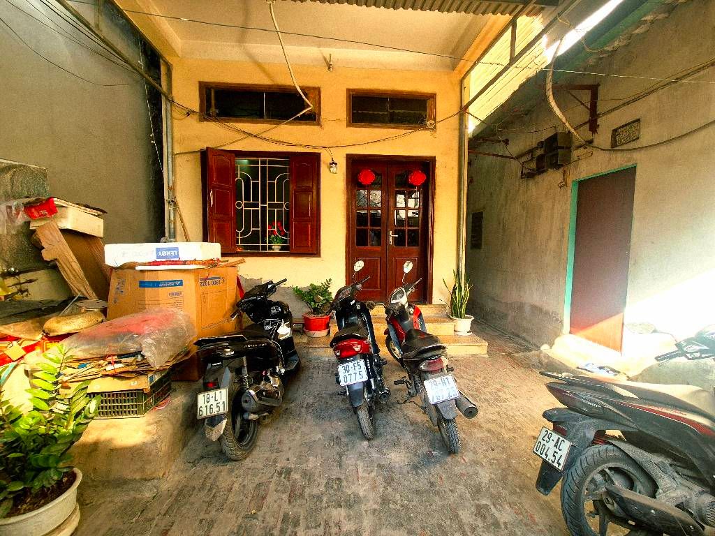 Bán nhà Hoàng Mai - diện tích 170m2 2 tầng - đất vuông vắn, ô tô tránh - giá 19,75 tỷ