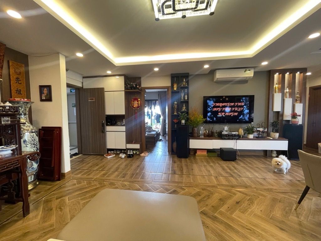 Bán nhà Hai Bà Trưng - diện tích 104m2 1 tầng - Căn góc - giá 10,5 tỷ