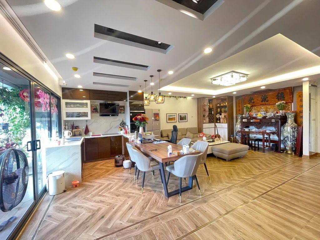 Bán nhà Hai Bà Trưng - diện tích 104m2 1 tầng - Căn góc - giá 10,5 tỷ