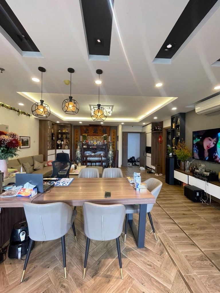 Bán nhà Hai Bà Trưng - diện tích 104m2 1 tầng - Căn góc - giá 10,5 tỷ