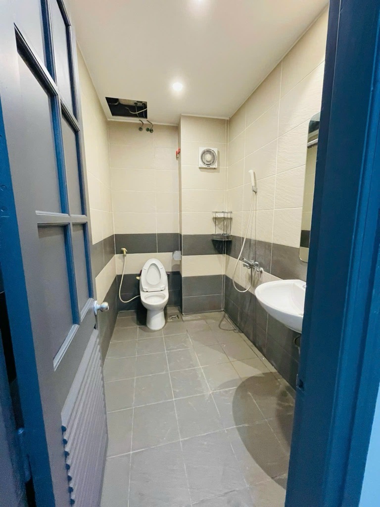 Bán nhà Tôn Đức Thắng - diện tích 95m2 4 tầng - ô tô tránh - giá 33 tỷ