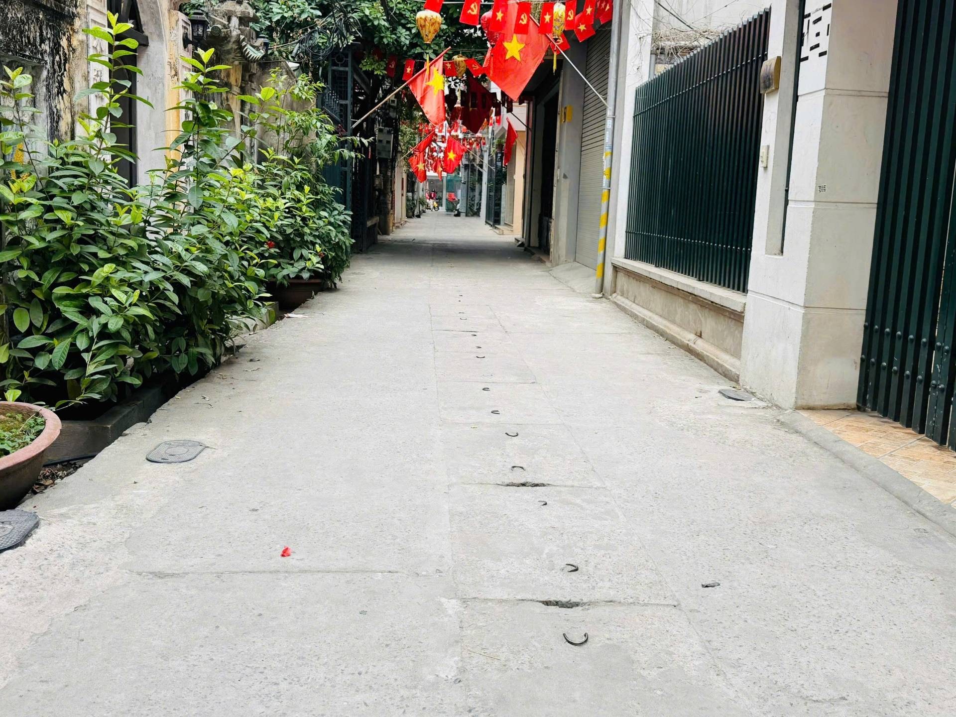 Bán nhà Trương Định - diện tích 71m2 4 tầng - Mặt ngõ ô tô vào nhà - giá 23,2 tỷ
