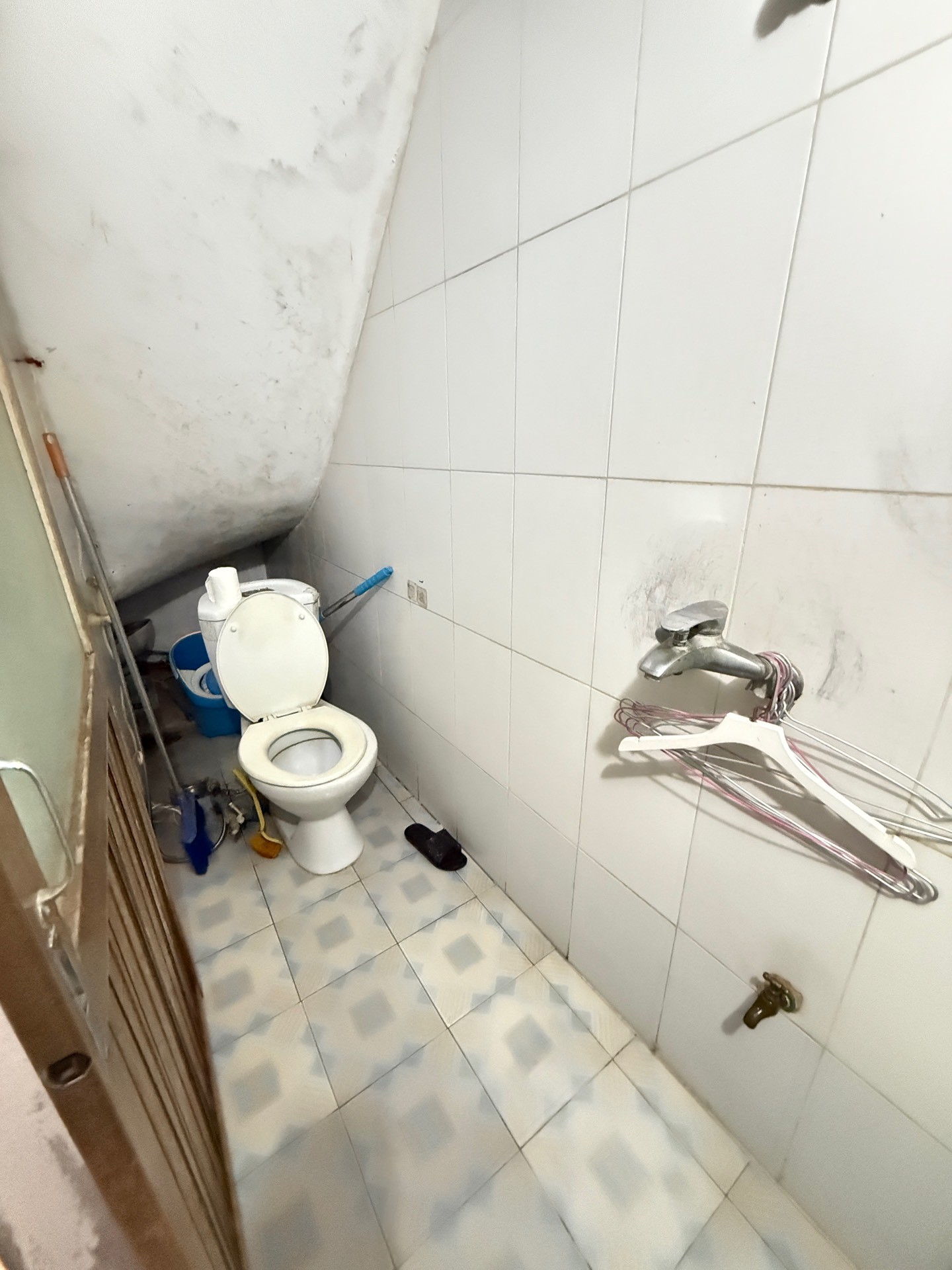 Bán nhà Đông Thiên - diện tích 27m2 2 tầng - gần các trường học từ mẫu giáo đến hết phổ thông - giá 2,5 tỷ