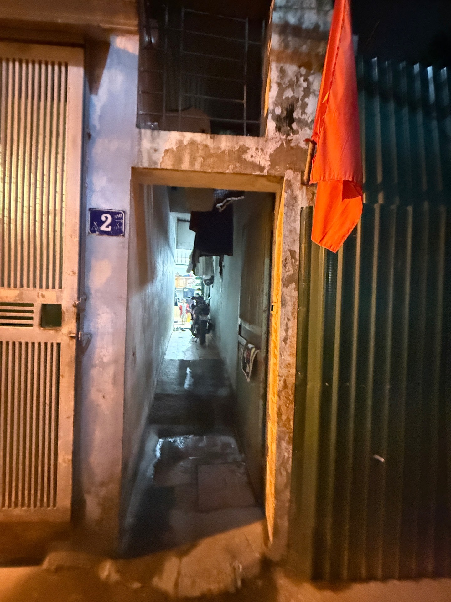 Bán nhà Đông Thiên - diện tích 27m2 2 tầng - gần các trường học từ mẫu giáo đến hết phổ thông - giá 2,5 tỷ