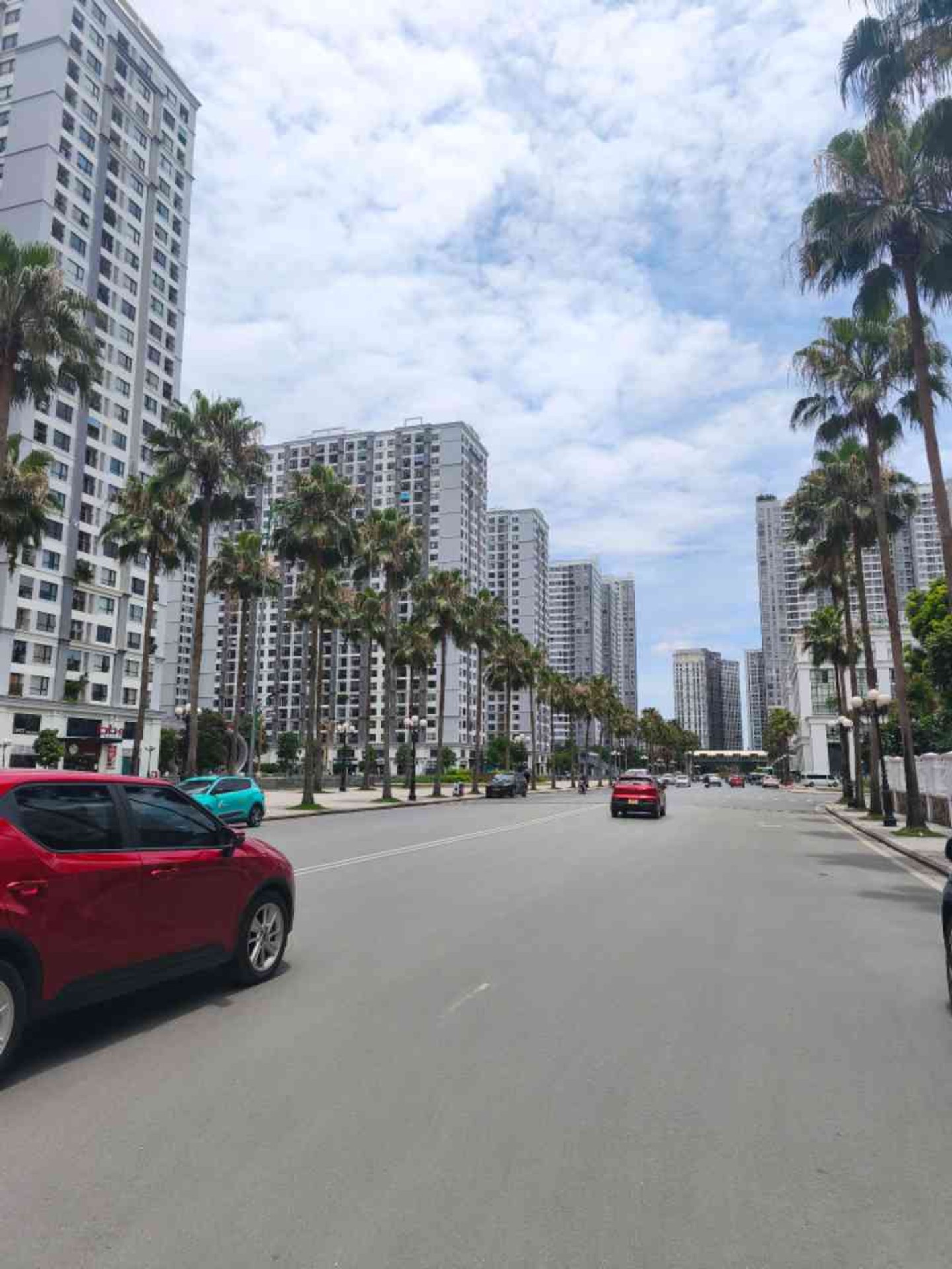 Bán nhà Minh Khai - diện tích 114m2 1 tầng - Căn góc, ban công Đông - giá 13,8 tỷ